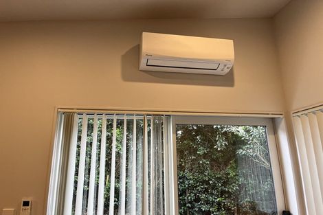 Photo of property in 34 Tamahere Drive, Glenfield, Auckland, 0629