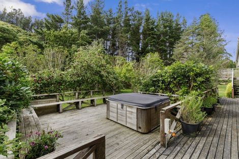 Photo of property in 84 Crowther Road, Wainuiomata, 5373