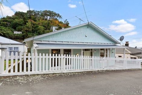 Photo of property in 38 Todman Street, Brooklyn, Wellington, 6021