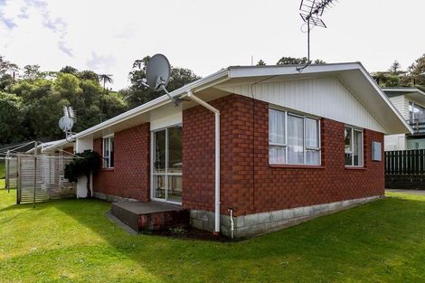 Photo of property in 36 Cumberland Street, Merrilands, New Plymouth, 4312