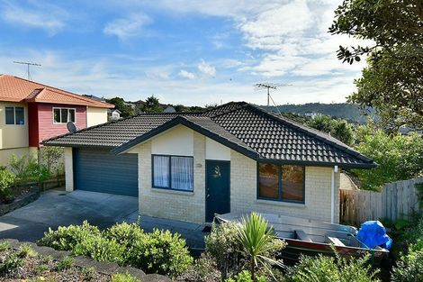 Photo of property in 8 Roberta Crescent, Orewa, 0931