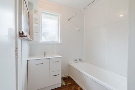 Photo of property in 35 Coleridge Drive, Enderley, Hamilton, 3214