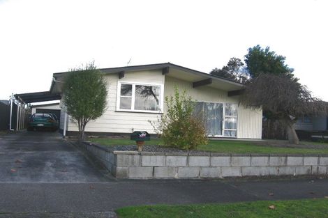 Photo of property in 2 Hinau Place, Cloverlea, Palmerston North, 4412