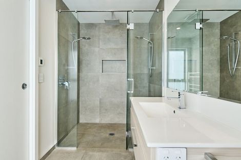 Photo of property in 28 Domett Street, Newlands, Wellington, 6037