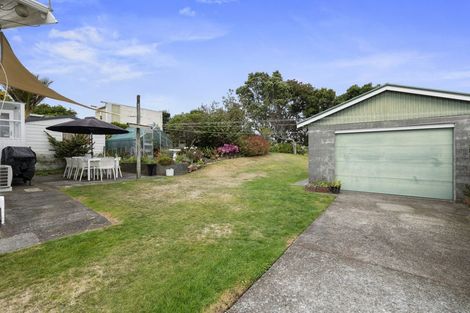 Photo of property in 62 Record Street, Fitzroy, New Plymouth, 4312