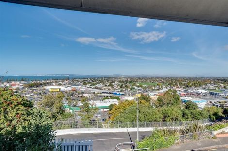Photo of property in 2 Colenso Avenue, Hospital Hill, Napier, 4110