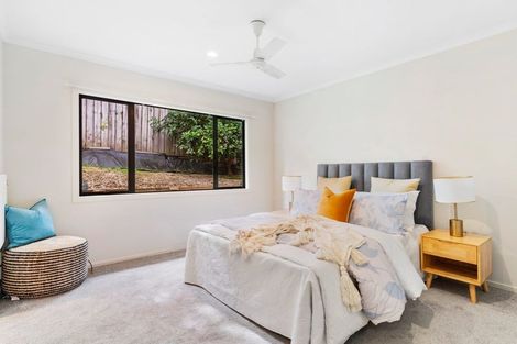 Photo of property in 4/177 Carlisle Road, Northcross, Auckland, 0632