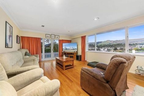 Photo of property in 15 Lane Crescent, Tawa, Wellington, 5028