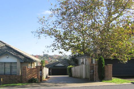 Photo of property in 3/55 Whitford Road, Botany Downs, Auckland, 2014