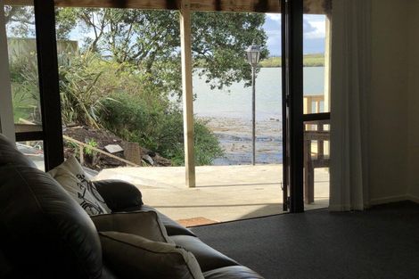 Photo of property in 8 Lawson Way, Weymouth, Auckland, 2103