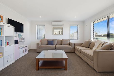 Photo of property in 5 Tavarnya Way, Patumahoe, Pukekohe, 2679