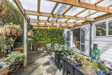 Photo of property in 2/4 Ellesmere Avenue, Miramar, Wellington, 6022