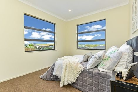 Photo of property in 10 Valley Heights Lane, Pukekohe, 2120