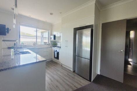 Photo of property in 32 Sumner Terrace, Aotea, Porirua, 5024