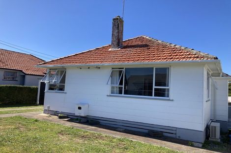 Photo of property in 14 Carey Street, Waitara, 4320