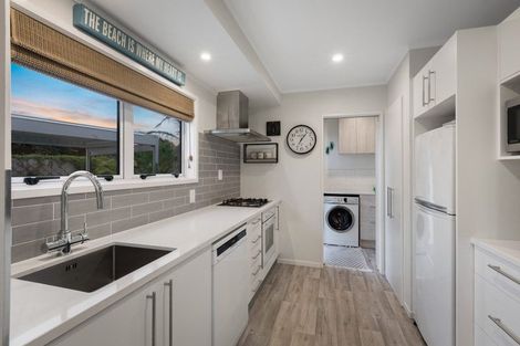 Photo of property in 52 Papaunahi Road, Bowentown, Waihi Beach, 3177