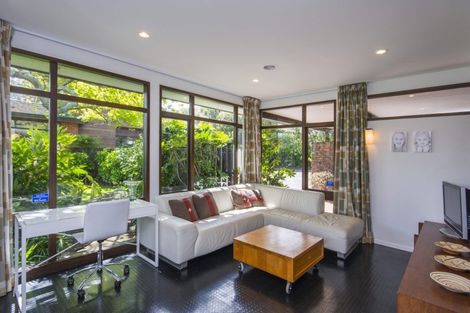 Photo of property in 27 Cheviot Road, Lowry Bay, Lower Hutt, 5013