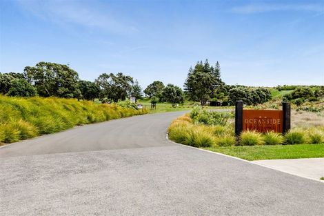 Photo of property in 6 Pebble Beach Court, Waiwhakaiho, New Plymouth, 4312