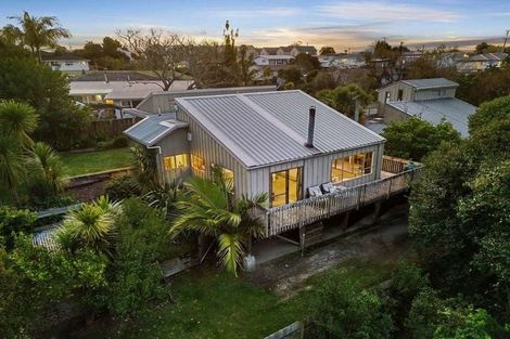 Photo of property in 2/13a Eskdale Road, Birkdale, Auckland, 0626