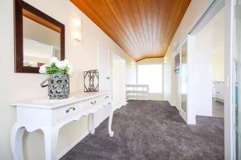 Photo of property in 5 Maxwelton Drive, Mairangi Bay, Auckland, 0630