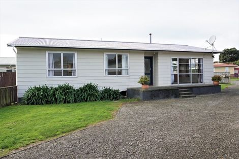 Photo of property in 6 Ryder Crescent, Levin, 5510