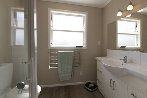 Photo of property in 16 Reeve Street, Levin, 5510