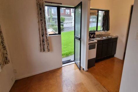 Photo of property in 10 Steeple Rise, Pakuranga, Auckland, 2010