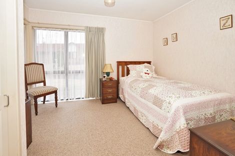 Photo of property in 52 Grosvenor Gardens, Flagstaff, Hamilton, 3210