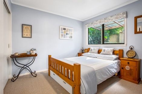 Photo of property in 4 Oldham Place, Browns Bay, Auckland, 0630