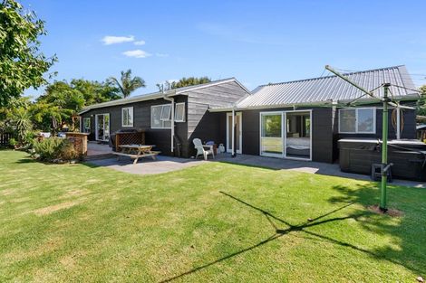 Photo of property in 33 Donnelly Street, Oakura, 4314