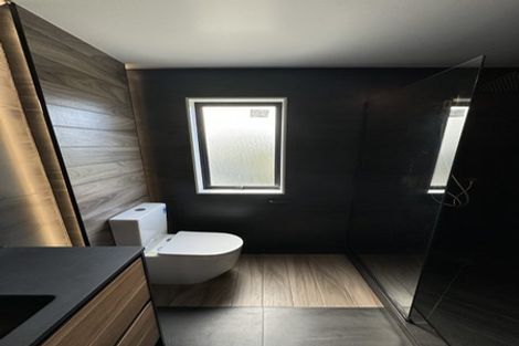 Photo of property in 2a Maunder Place, New Lynn, Auckland, 0600