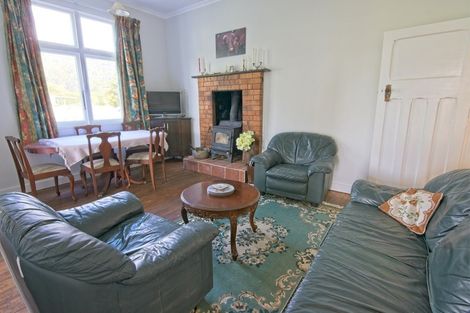 Photo of property in 10 Greenfield Street, Hector, 7822