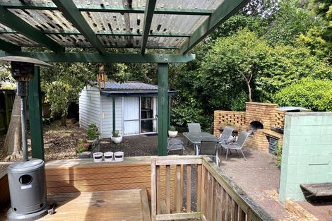 Photo of property in 44 Easton Park Parade, Glenfield, Auckland, 0629