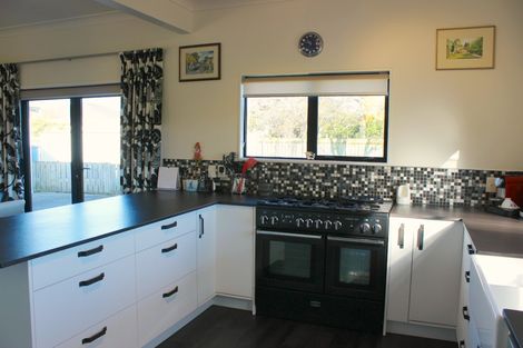 Photo of property in 96b Kent Street, Carterton, 5713