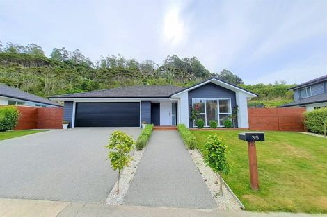 Photo of property in 35 Banks Boulevard, Whitby, Porirua, 5024