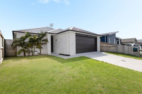 Photo of property in 30 Marion Crescent, Papamoa Beach, Papamoa, 3118