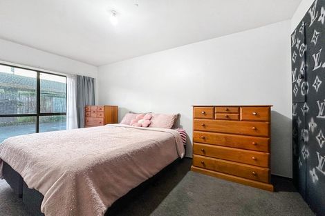Photo of property in 2/37 Karnak Crescent, Russley, Christchurch, 8042