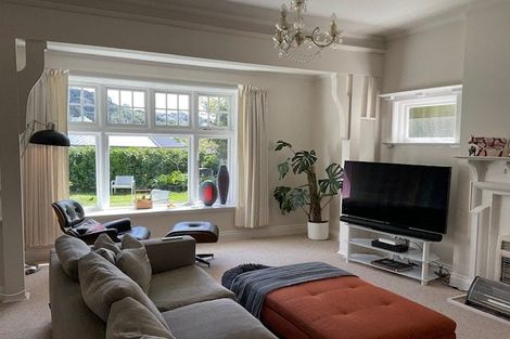 Photo of property in 14 Selwyn Terrace, Thorndon, Wellington, 6011