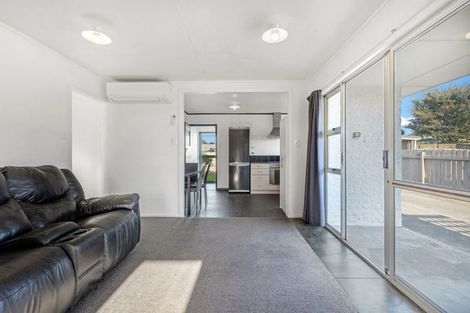 Photo of property in 35 Camellia Avenue, Bell Block, New Plymouth, 4312