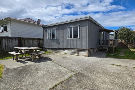 Photo of property in 2 Caserta Place, Clover Park, Auckland, 2023
