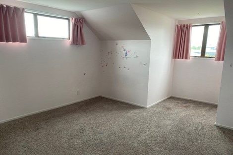 Photo of property in 2/7 Rhyl Place, Bryndwr, Christchurch, 8053