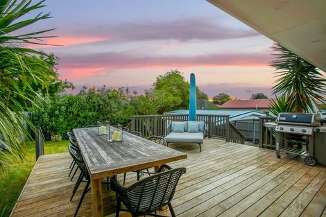 Photo of property in 16 Esmeralda Avenue, Avondale, Auckland, 1026