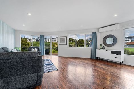 Photo of property in 25 Ballyboe Place, Pinehill, Auckland, 0632