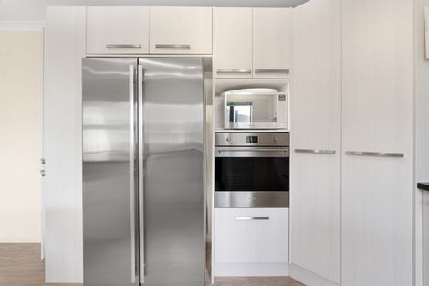 Photo of property in 27 Roy Maloney Drive, Henderson, Auckland, 0612