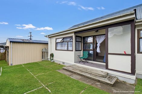 Photo of property in 214 Puriri Street, Castlecliff, Whanganui, 4501