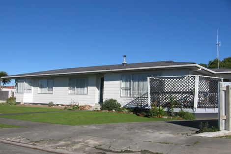 Photo of property in 24 Rutland Place, Milson, Palmerston North, 4414