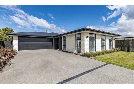 Photo of property in 21 Awa Place, Rangiora, 7400