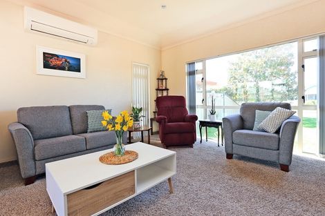 Photo of property in 10 Rutland Place, Taradale, Napier, 4112