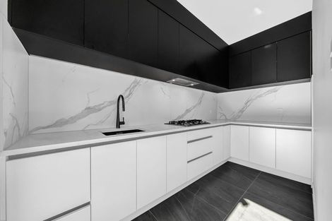Photo of property in 28 Roxborough Place, East Tamaki Heights, Auckland, 2016