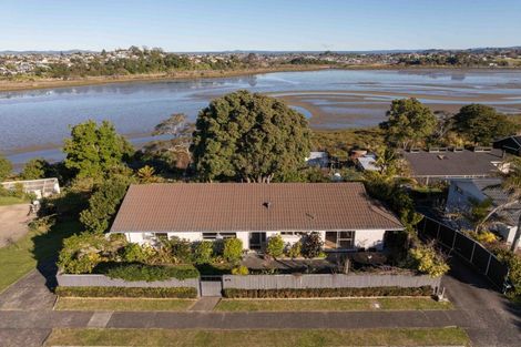 Photo of property in 16 Sunny Bay Road, Matua, Tauranga, 3110